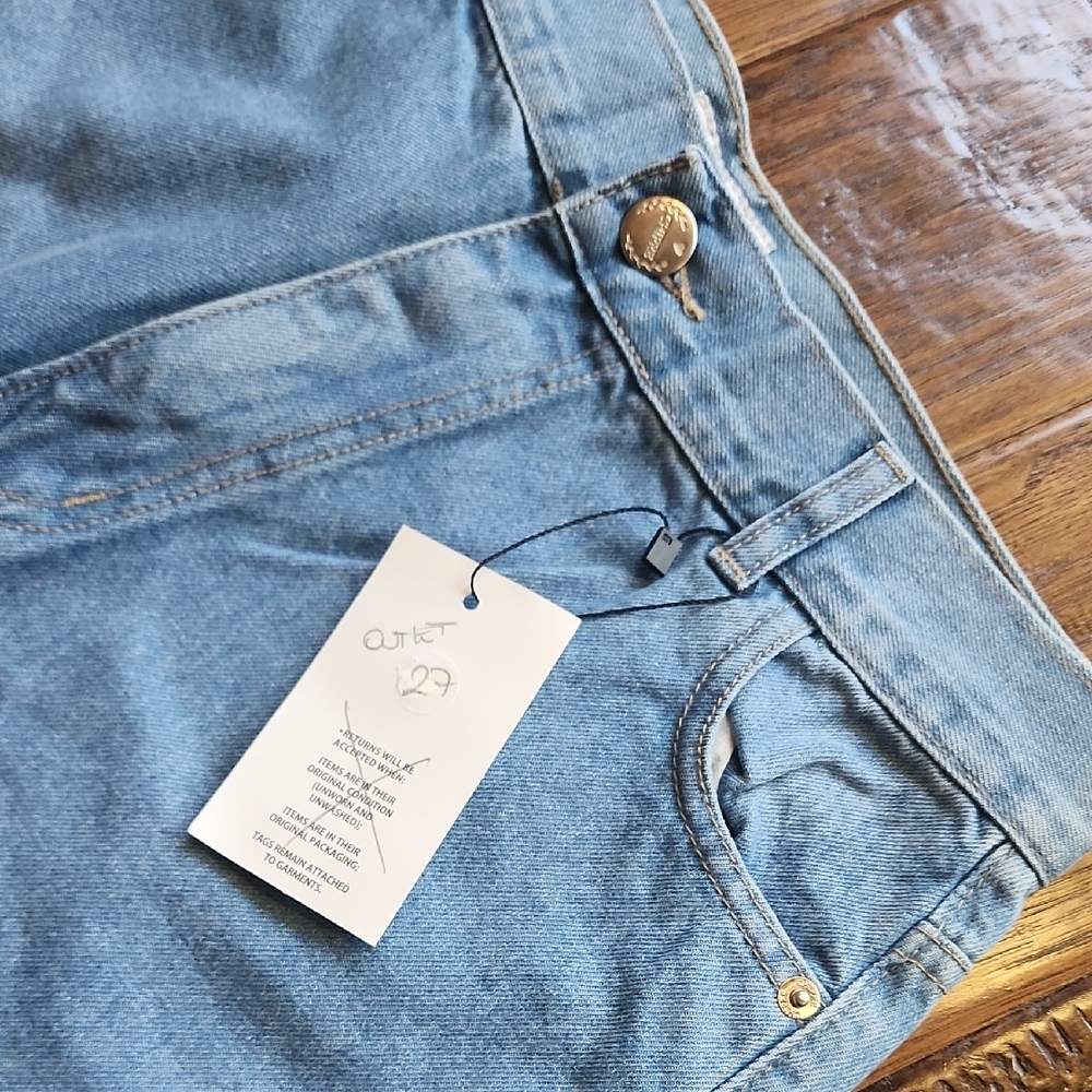Amy High-Rise Mom Jean Chipre Denim - Picture 4 of 7